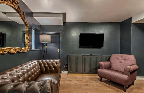 Buxton Casa | Buxton's Victorian Bijoux House - Whole Place