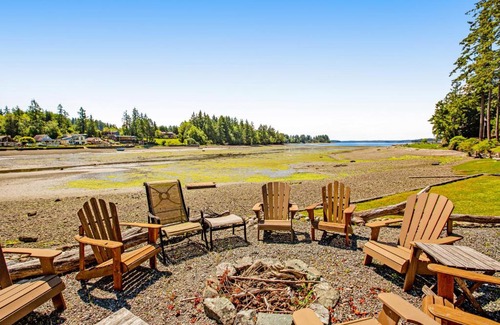 Grapeview Casa | Buzz & Christa's Beach House