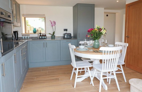Metheringham Casa | BUZZARD BARN, pet friendly, luxury holiday cottage in Woodhall Spa