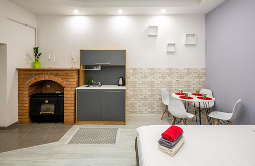 Lviv City Center Apartamento | BV Apartments Black and White