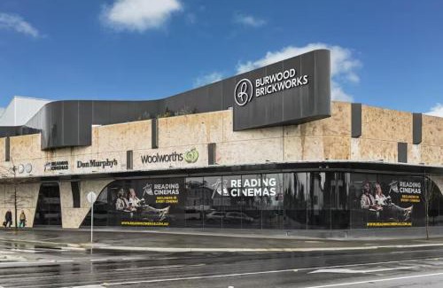 Burwood East Apartamento | BW109 - Brickworks Stunning 1 bed apartment with FREE Parking