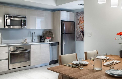 Hallandale Beach Apartamento | Bwalk Resort Rentals