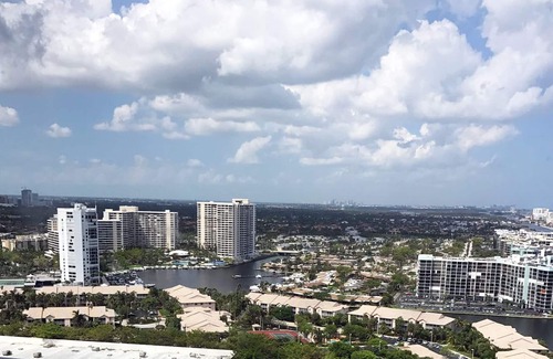 Hallandale Beach Apartamento | Bwalk Resort Rentals