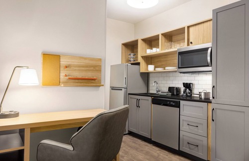 Pumphrey Hotel | Sleep Inn & Suites BWI Airport