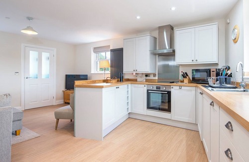 Haverfordwest Cabaña | Bwthyn Clyd, Holiday Cottage Llanrhian, Sleeps 4, 2 bedrooms, bathrooms