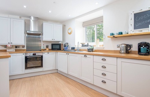 Haverfordwest Cabaña | Bwthyn Clyd, Holiday Cottage Llanrhian, Sleeps 4, 2 bedrooms, bathrooms