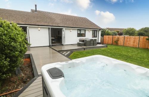Cemaes Bay Casa | Bwthyn Eirlys Snowdrop Cottage