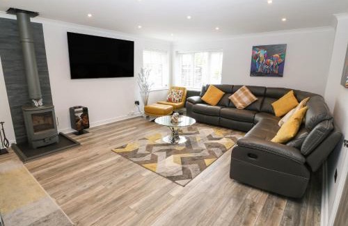Cemaes Bay Casa | Bwthyn Eirlys Snowdrop Cottage