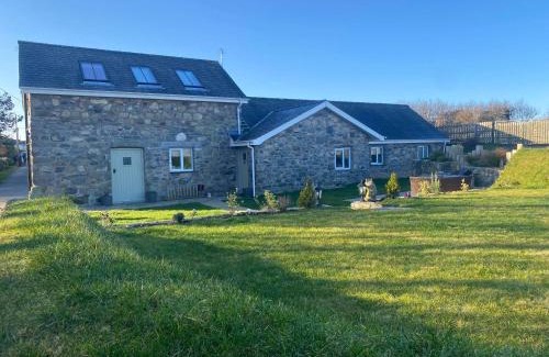 Nefyn Casa | Bwthyn Gwenyn Yr Haf Summer Bee Barns