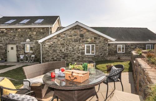 Nefyn Casa | Bwthyn Gwenyn Yr Haf Summer Bee Barns