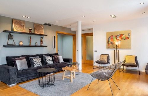 La Vila Olimpica del Poblenou Apartamento | Junto al litoral más lujoso de Barcelona, en la antigua Villa Olímpica, un ático privado de 5 habita