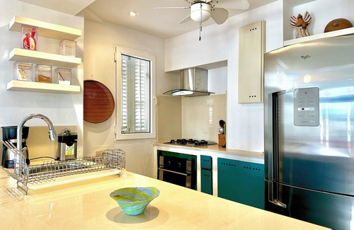Centro Hotel | by Calamari Homes - El Porvenir