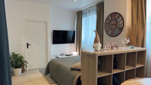 Villemomble Apartamento | By Nuit-Parisienne : city-view