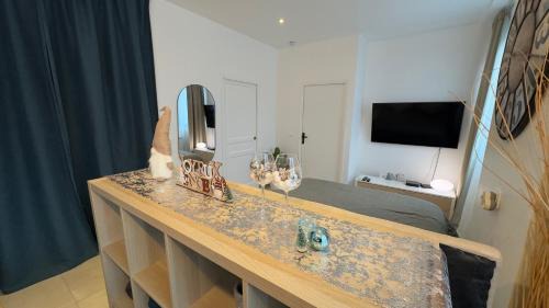 Villemomble Apartamento | By Nuit-Parisienne : city-view