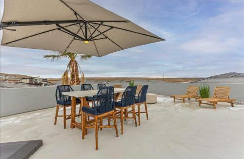 Hurricane Casa | By Sand Hollow Rooftop Patio & Private Hot Tub
