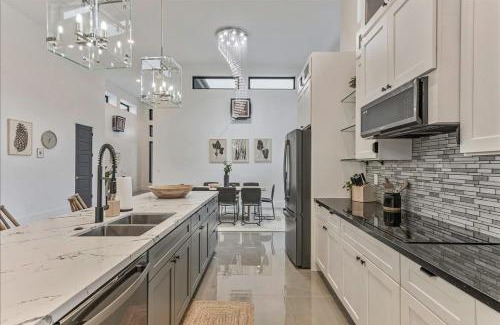 Hurricane Casa | By Sand Hollow Rooftop Patio & Private Hot Tub