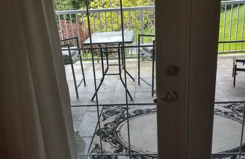 Chemainus Casa | By the Bay Lavender's Villa-Provence Suite