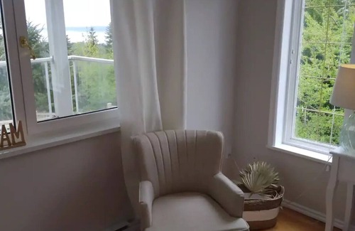 Chemainus Casa | By the Bay Lavender's Villa-Beach Suite