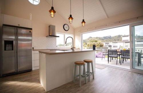 Whangamata Casa | By the Beach - Whangamata
