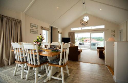 Whangamata Casa | By the Beach - Whangamata