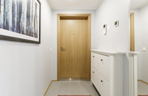 Pohja-Tallinn Apartamento | By the Old Town, new & modern, 2 BR, easy access by car, free parking