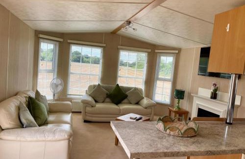 Forest of Dean Complejo | By The River Severn - Caravan 6 - Severnside Boat and Caravan Park