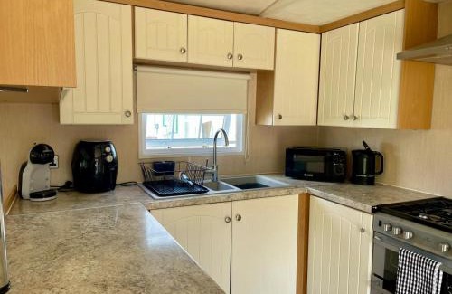Forest of Dean Complejo | By The River Severn - Caravan 6 - Severnside Boat and Caravan Park