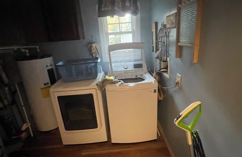 Austinburg Casa | By The Rivers Edge....remodeled cozy cottage