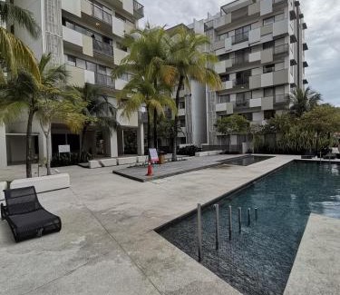 Batu Ferringhi Apartamento | By The Sea Batu Ferringhi Beach Front Apartment Suite