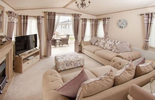 Dymchurch Casa | By The Sea Beach Swimming Pool