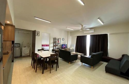 Batu Ferringhi Apartamento | By The Sea BeachFront Penang