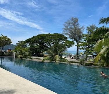 Batu Ferringhi Apartamento | By The Sea Beachfront Designer Suites Penang - Managed by Art of Tree