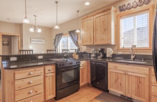 Seaside Casa | By The Sea-Seaside - Meredith Lodging