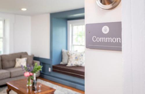 Harrisonburg Casa | By the Side of the Road Inn & Cottages