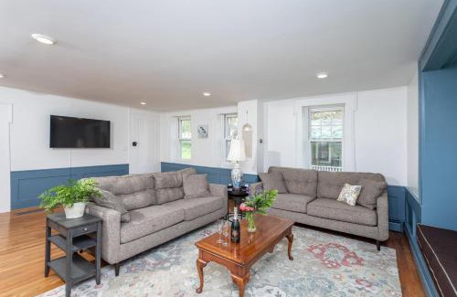 Harrisonburg Casa | By the Side of the Road Inn & Cottages