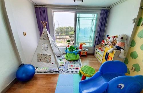 Byeonsan Casa | Byeonsanbando Dongjin Castle Pension