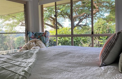 Cumbalum Otro | Byron Bay Hinterland Farmhouse & Salty Lap Pool