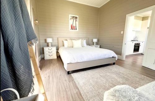 East Wardell Casa | Byron Soul - Waterfront 3BR w Deck - Views