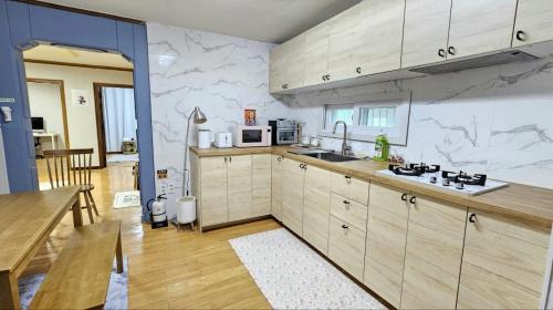 Myeongdong Casa | Byulchae Guest House - Foreigner Only