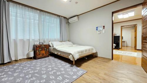 Myeongdong Casa | Byulchae Guest House - Foreigner Only