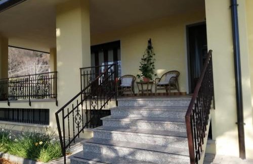 Caneva Casa | CÀ DEGLI OLIVI - Villino tra gli Olivi nel Borgo