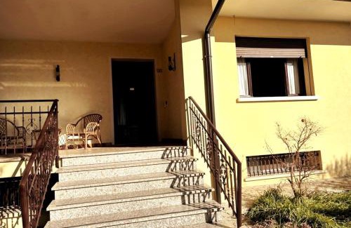 Caneva Casa | CÀ DEGLI OLIVI - Villino tra gli Olivi nel Borgo
