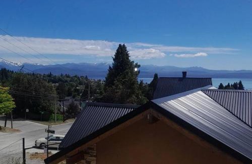 San Carlos de Bariloche Apartamento | Cálido depto con vista al lago