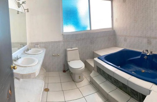 Granjas del Marqués Apartamento | Cálido y luminoso Departamento cerca de la playa familiar con piscina y oficina con AC en HB´s, sala/comedor en área turística.