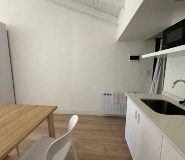 Macrozona Bahía Redonda y Primeros Faldeos Apartamento | Céntrico estudio a nuevo