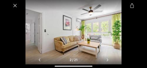Capuchinos Apartamento | Céntrico piso con 2 camas de matrimonio y parking
