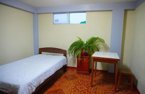 Echarate Casa | Cómodo alojamiento con jardín y baño privado-Echarati