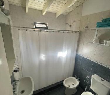 Godoy Cruz Apartamento | Cómodo departamento de huéspedes con cochera
