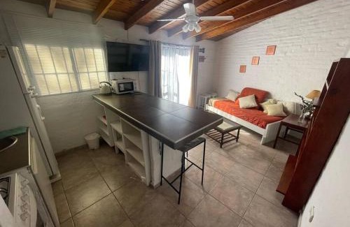 Godoy Cruz Apartamento | Cómodo departamento de huéspedes con cochera