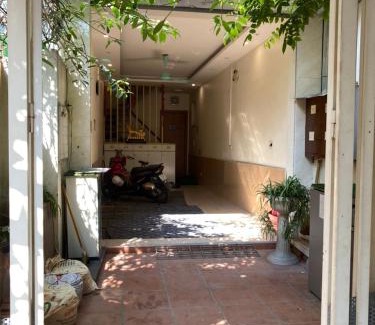 Hanoi Apartamento | Căn hộ tầng 4 thang bộ đầy đủ tiện nghi, giá rẻ